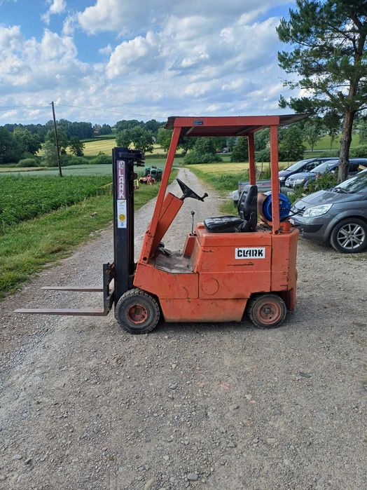 Wózek widłowy Clark