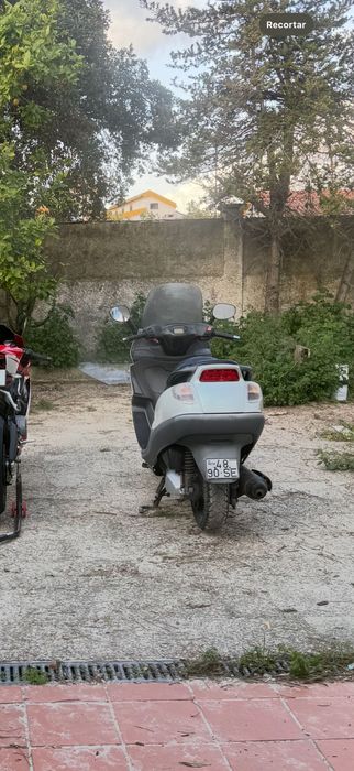 Mota Piaggio 250cc com avaria