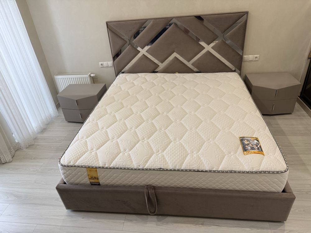 Нове ліжко з підйомним механізмом