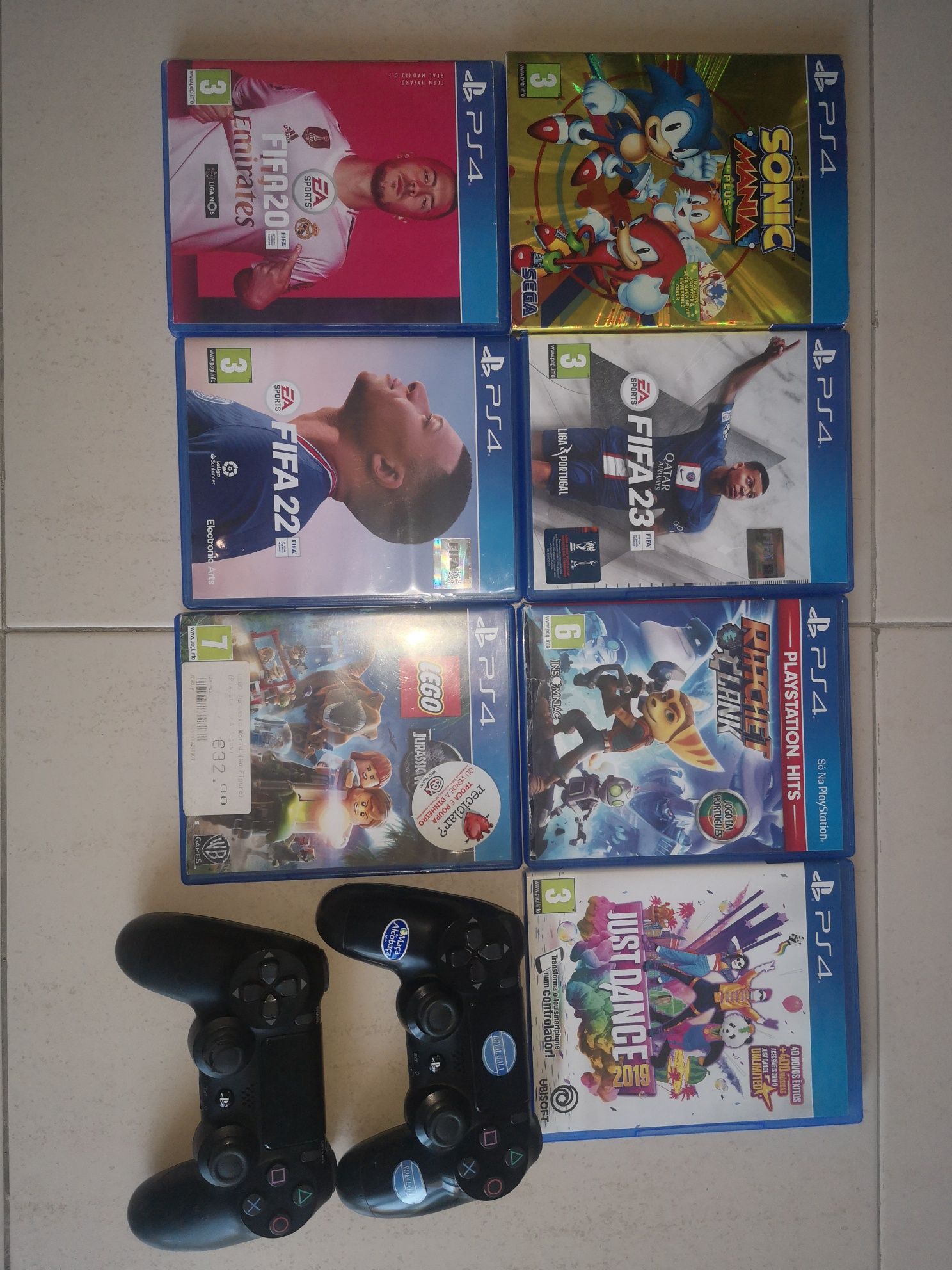 Consola PS4 com jogos