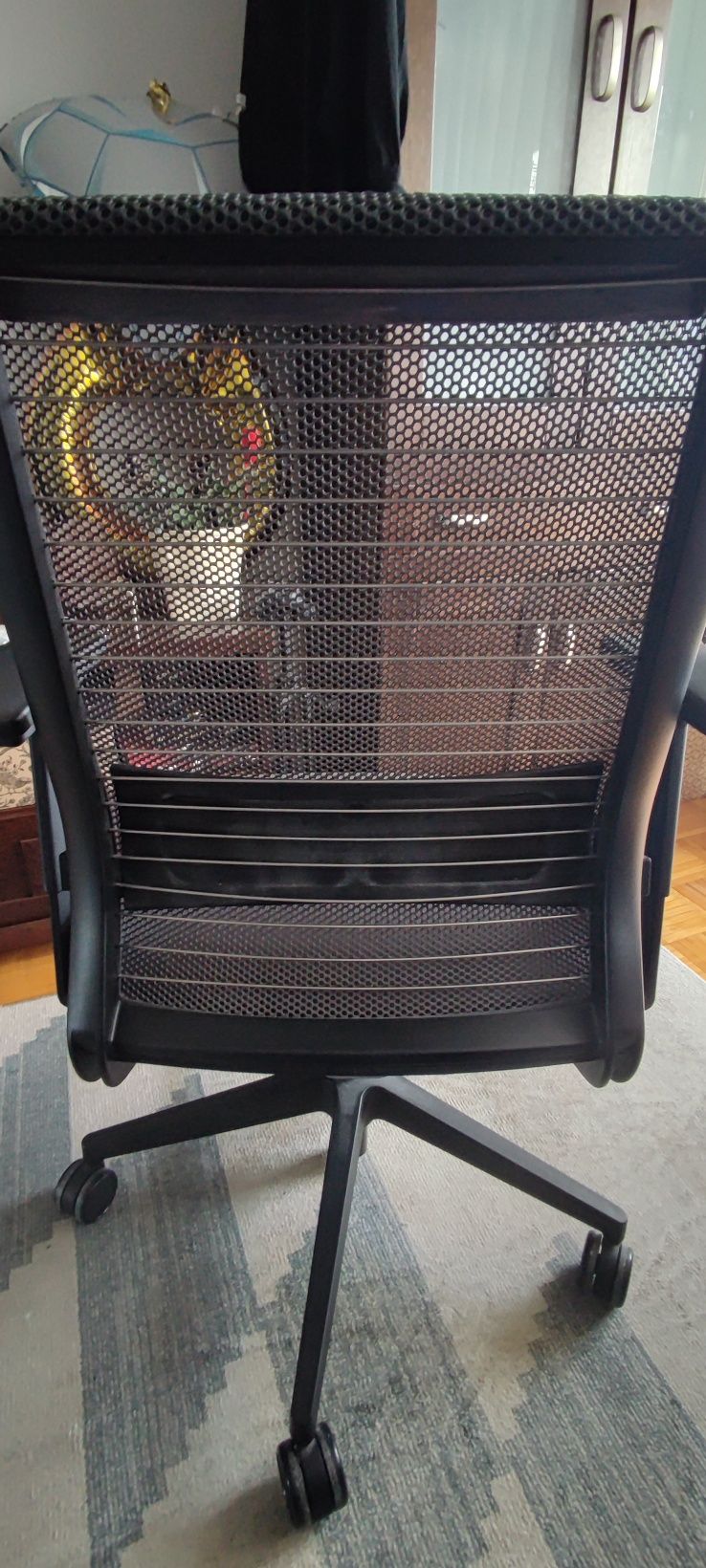 Fotel ergonomiczny biurowy krzesło Steelcase Think