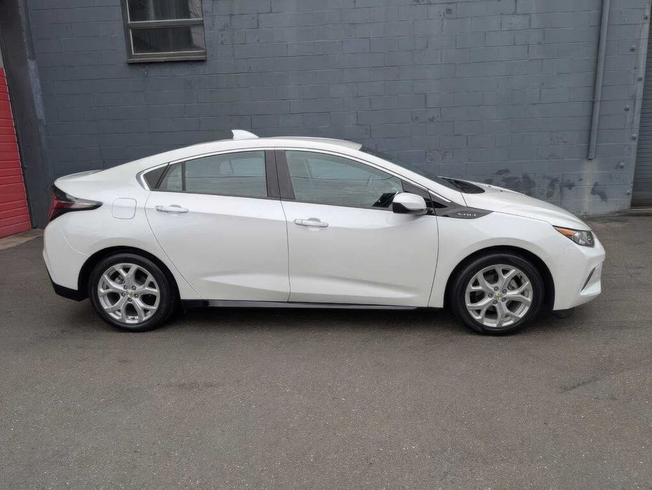 Chevrolet Volt Premier      2017