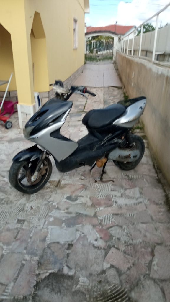 Yamaha Aerox         .