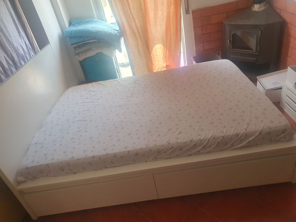 Cama  de casal 170