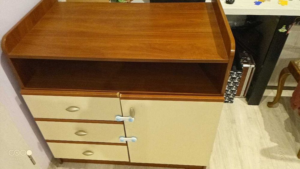 Komoda, szafka z przewijakiem.