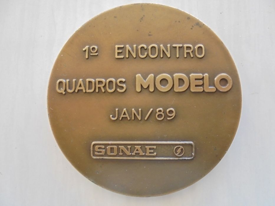 Crachás e Medalha Supermercado Modelo (Grupo Sonae)