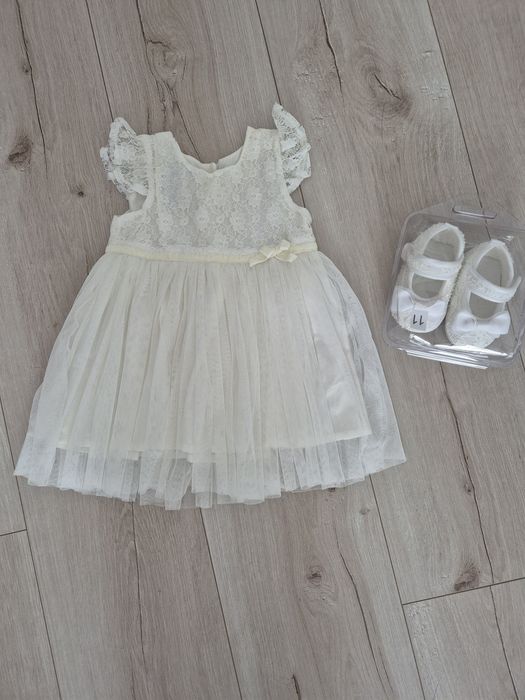 Sprzedam.sukienke i buciki dla dziewczynki roz 74