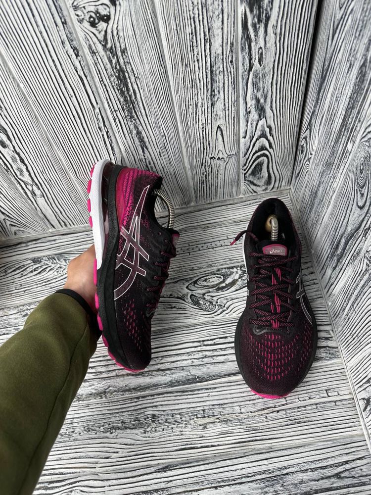 Кросівки - Asics Gel-Kayano 40р