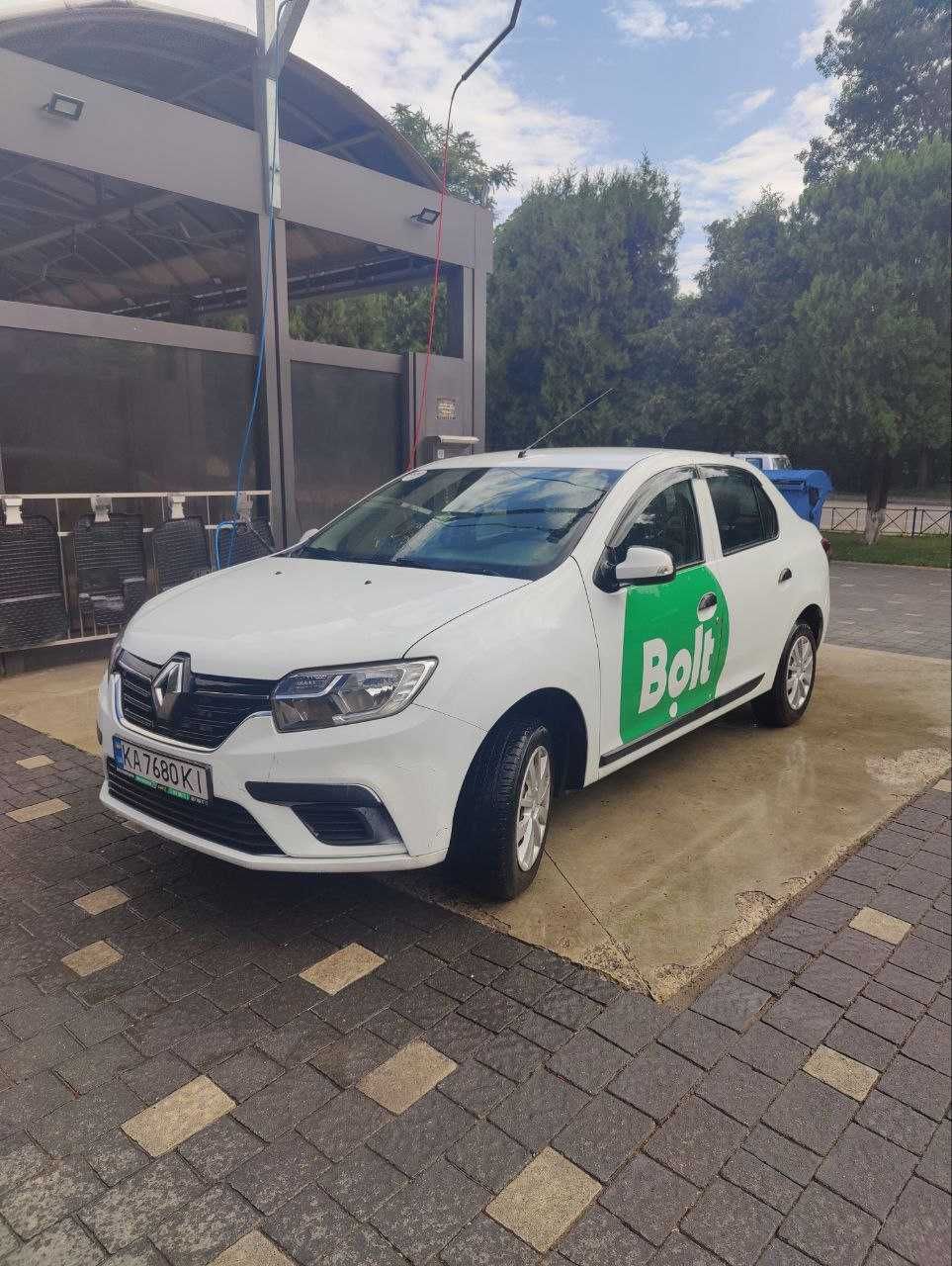 Оренда Renault Logan від 3 585 за тиждень (ліцензія є)