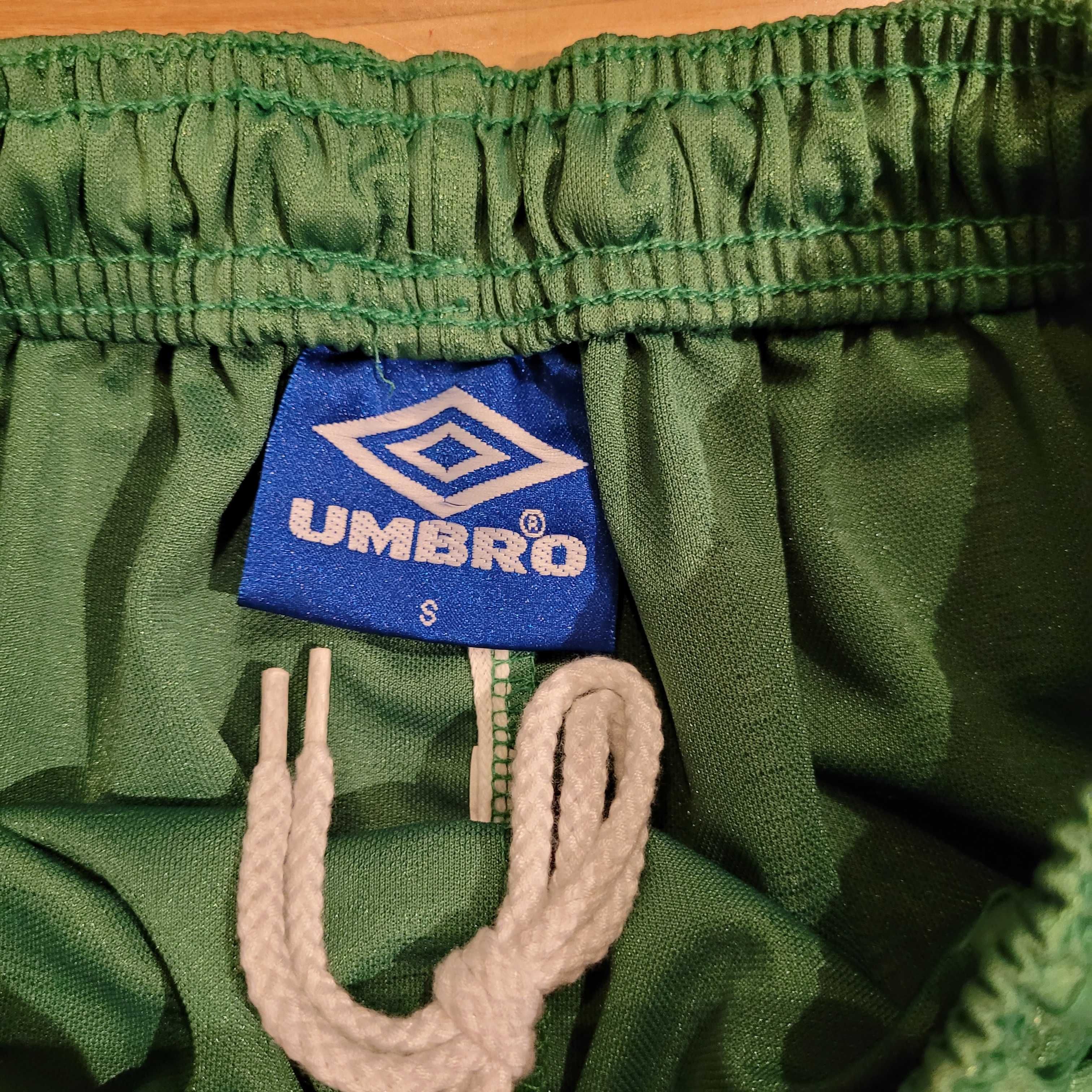 Nowe spodenki sportowe Umbro chłopięce/męskie rozm. S