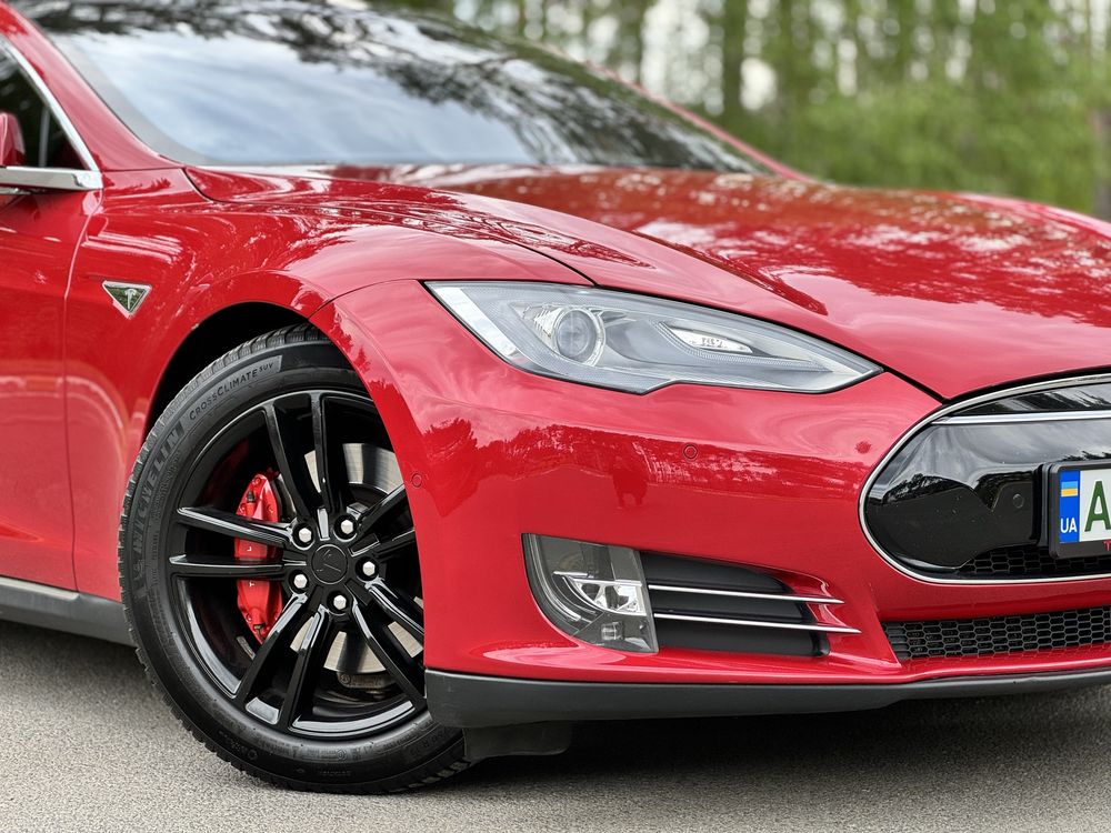 В продаже TESLA MODEL S 85D 2015г, идеал, максималка!