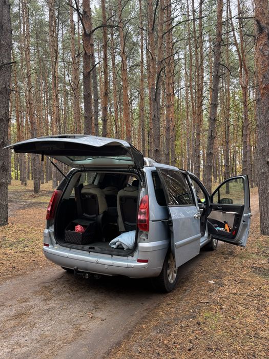 Продам машину дизель обєм 2л 7 місцева