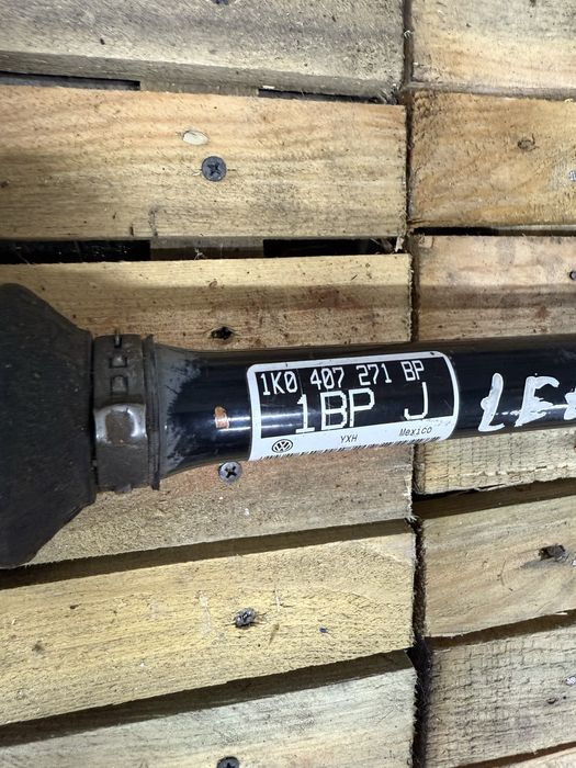 Привод полуось передняя левая VW Jetta 11-18 АКПП 1K0407271BP Джетта 6