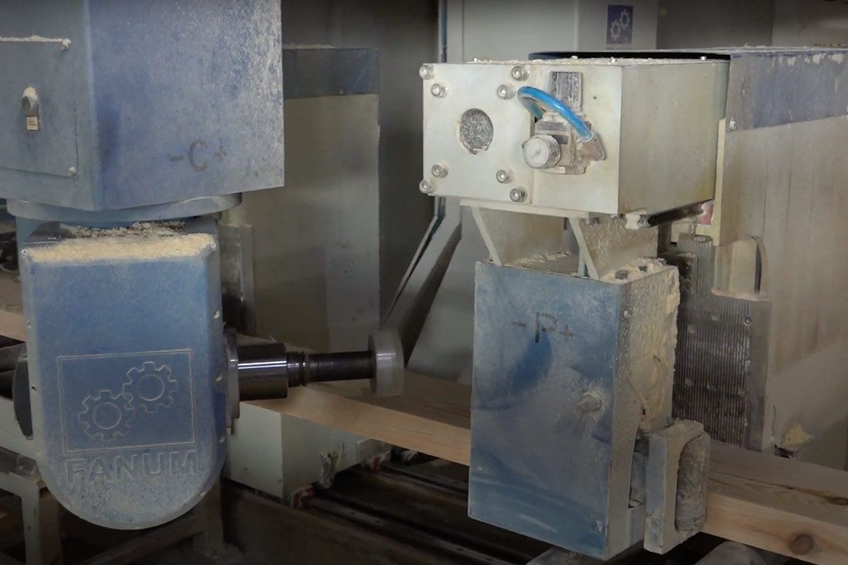 Tartak, Więźba dachowa CNC, klasy C24 i GL 24 rozładunek HDS