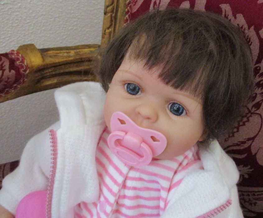 Bebe Reborn com cabelo implantado