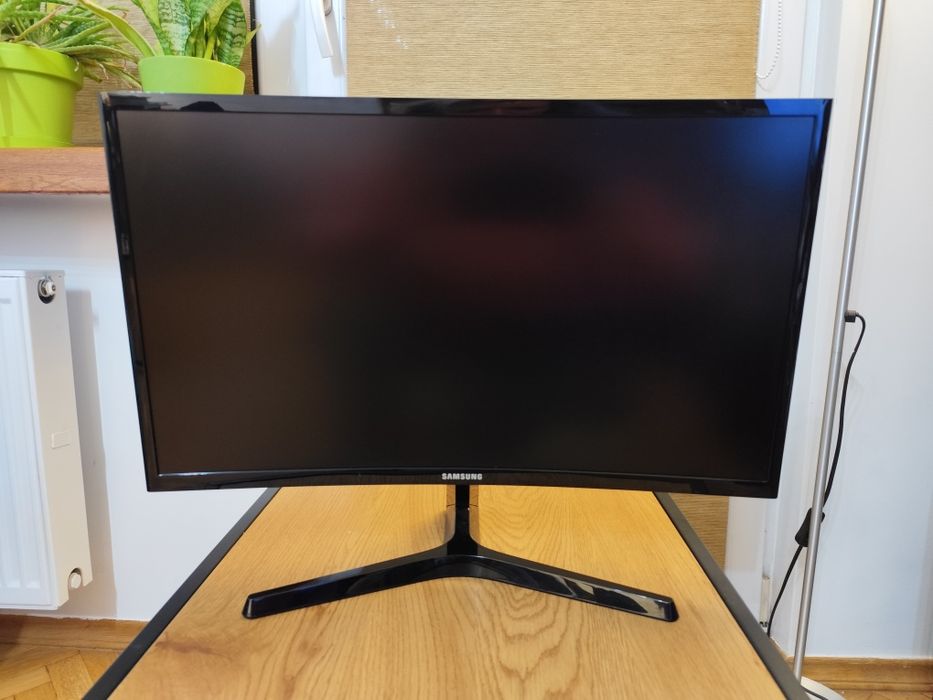 Monitor zakrzywiony SAMSUNG gamingowy 24 cale 100Hz FULL HD HDMI
