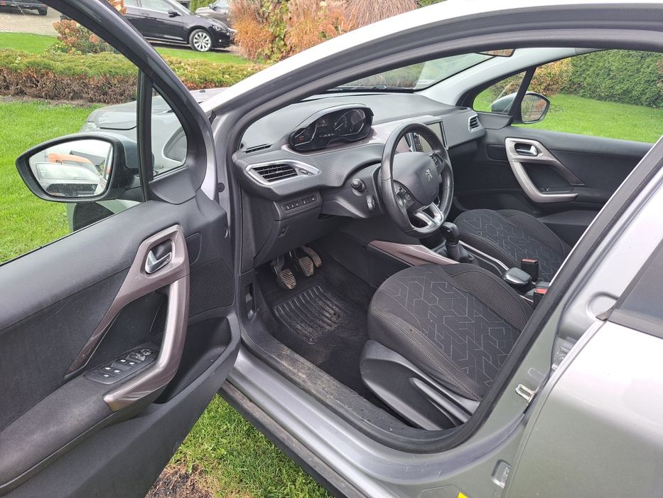 Peugeot 2008 1.2 benz 15r