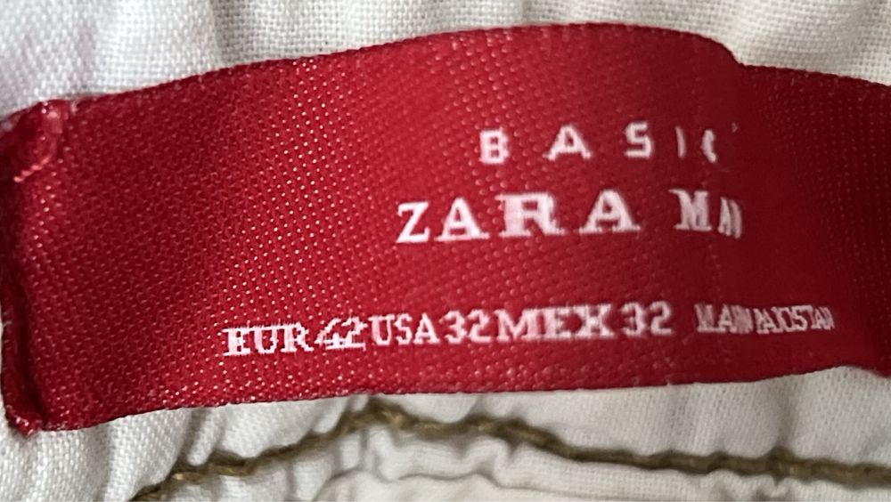 Męskie spodnie chinosy Zara