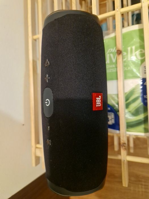 Sprzedam jbl charge essential 2