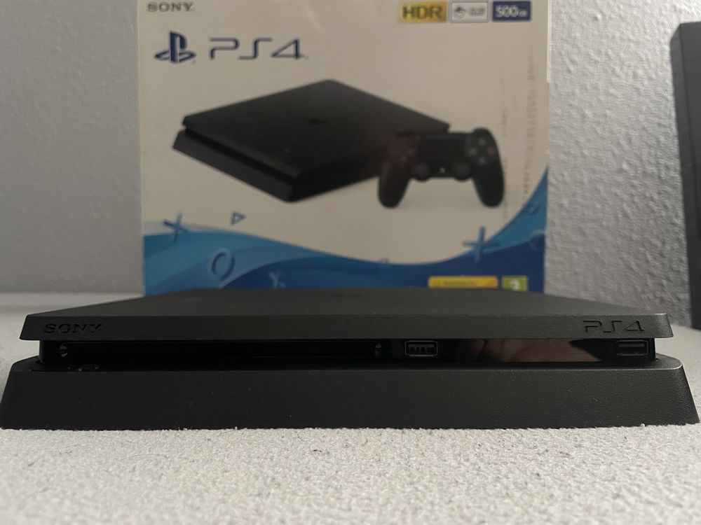 Playstation 4 Slim 500GB - como nova