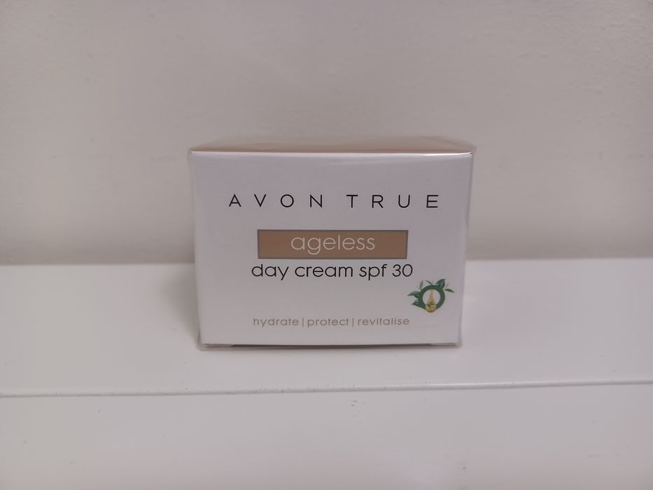 Krem na dzień SPF 30 z mikrokapsułkami antyoksydantów avon true