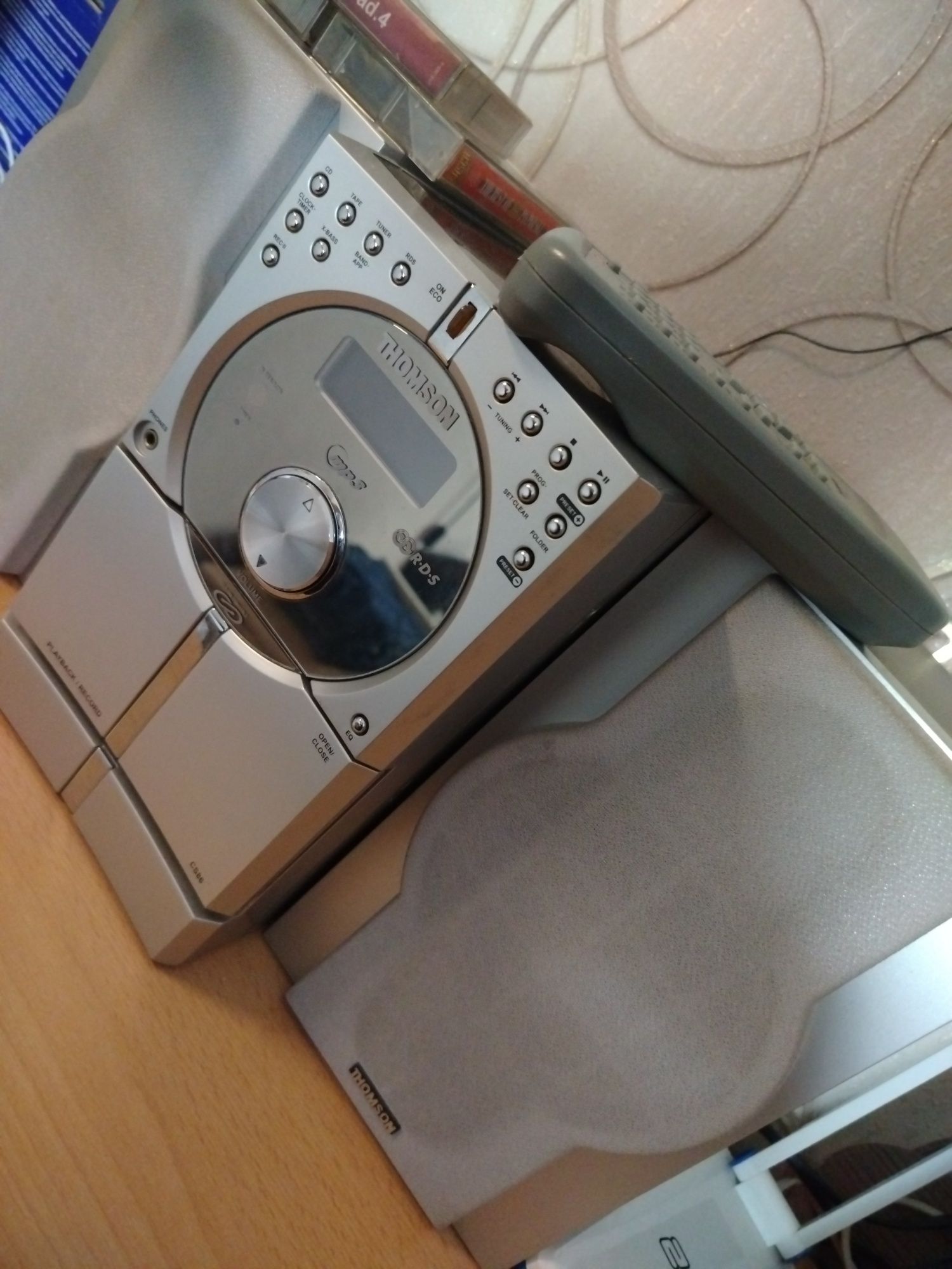 Mini wieża THOMSON z CD/MP3 + pilot + głośniki