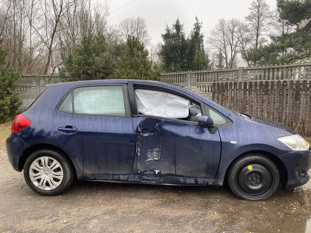 Toyota Auris 1.4 2008r. Uszkodzony, niski przebieg