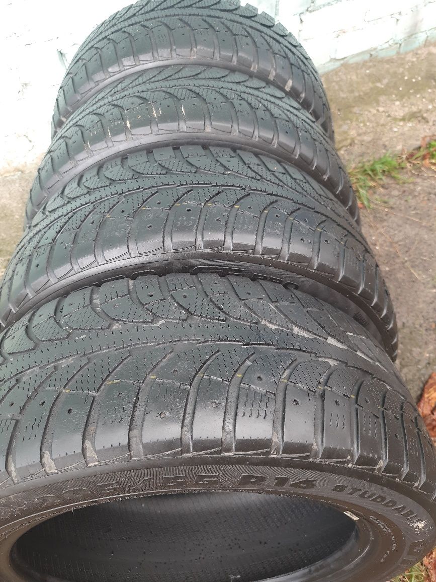 Комплект зимних шин GT 205/55 R16