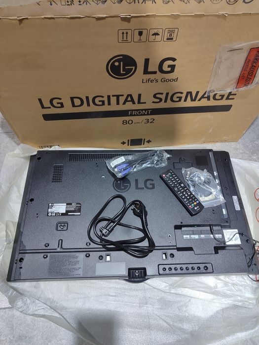 Дисплей LFD LG 32" 32SE3B-B FHD, S-IPS, 350nit, 13mm, 18/7, SuperSign,