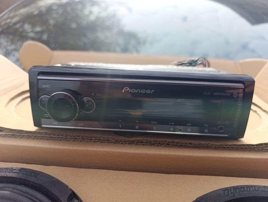 Комплект Автомагнітола з динаміками