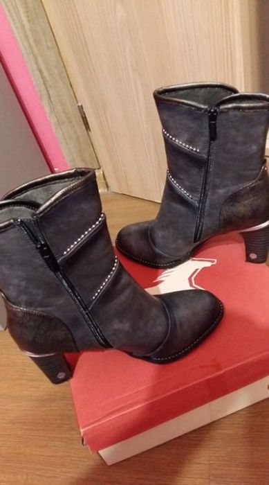 Botki /kozaki Mustang roz.40 jak nowe