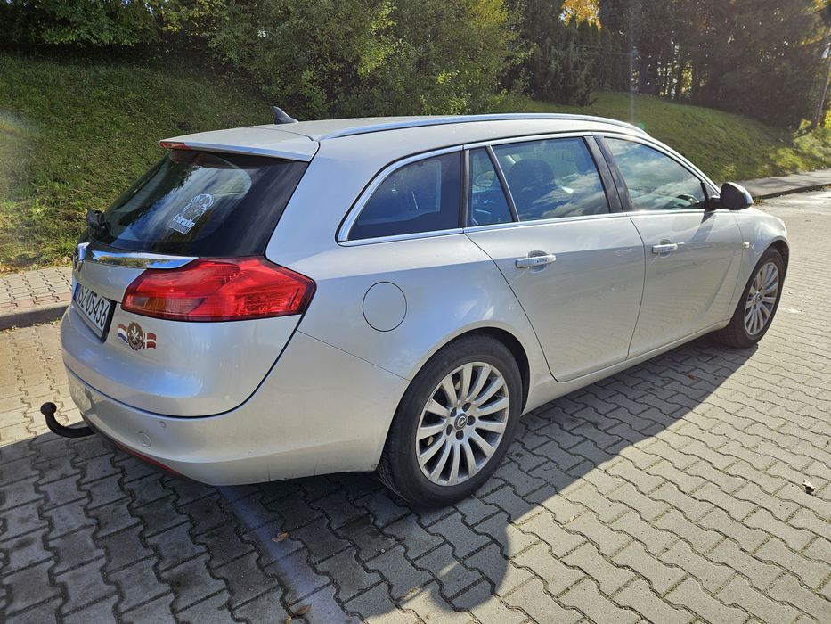 Opel Insignia 1.6 benzyna, 2010r. lekko uszkodzony