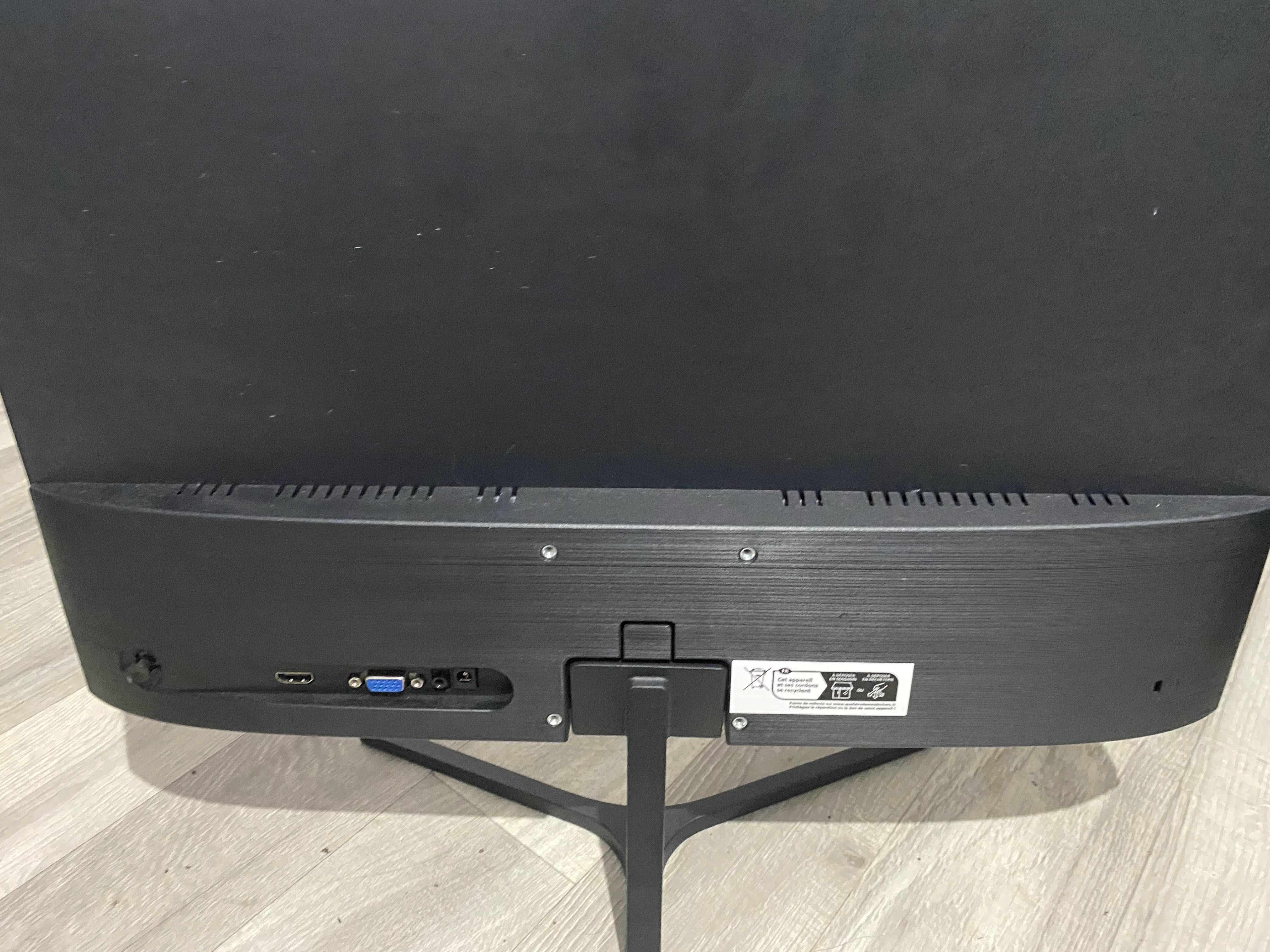 Chiq 22f650  24” w dobremu stanie