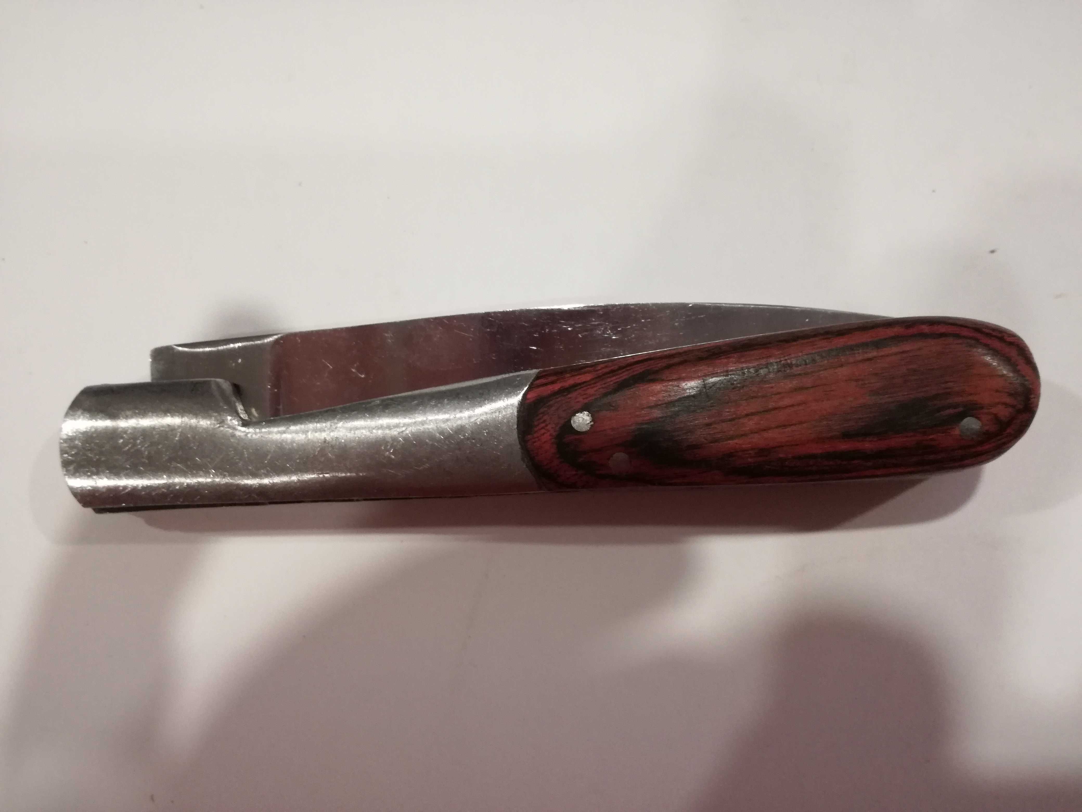 Canivete de Coleção da Marca "Pradel Auvergne" Cabo Madeira e Metal