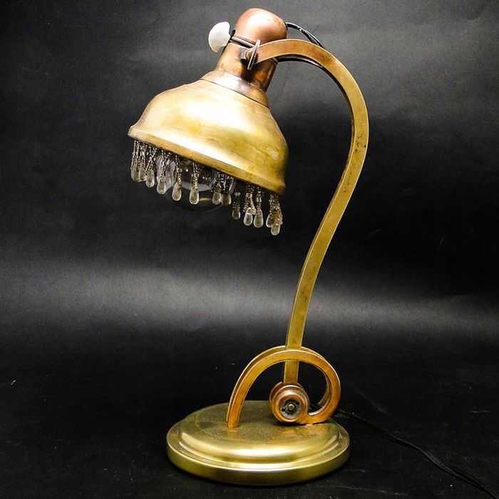 lampa na biurko w stylu secesyjnym mosiądz