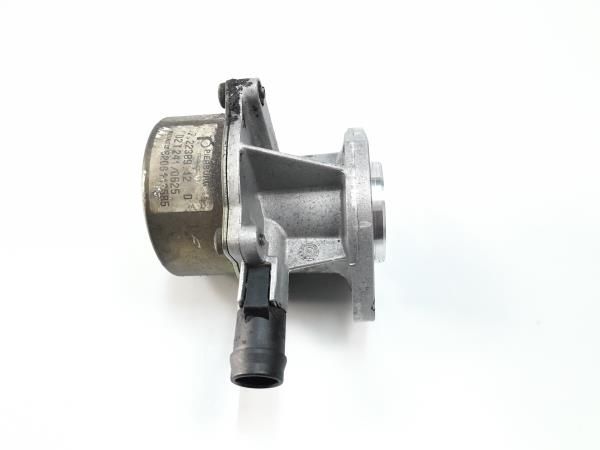 Depressor dos travões / bomba de vácuo RENAULT Clio II (BB0/1/2_, CB0/