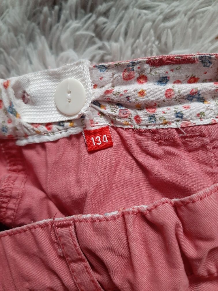 Spodnie dziewczęce na gumce  r. 134