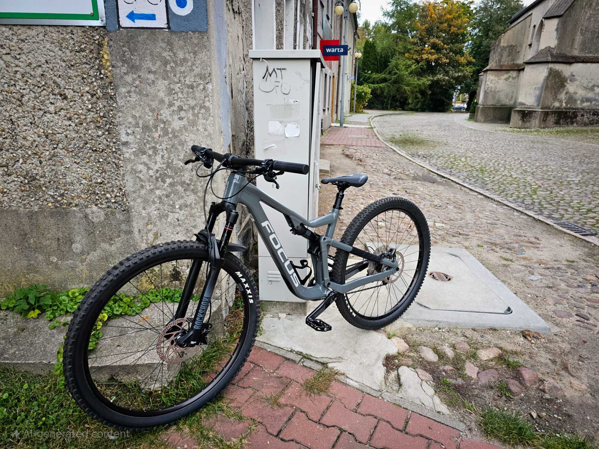 Rower full mtb focus thron 6.8 fs rozm. M trail