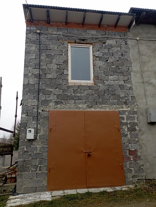 Гараж Двоповерховий