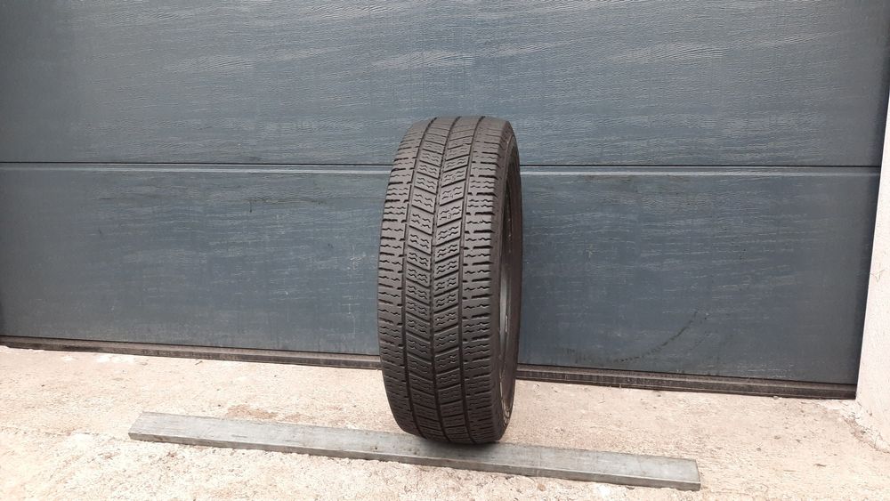Continental 215/65 R16 C VanContact A/S Ultra