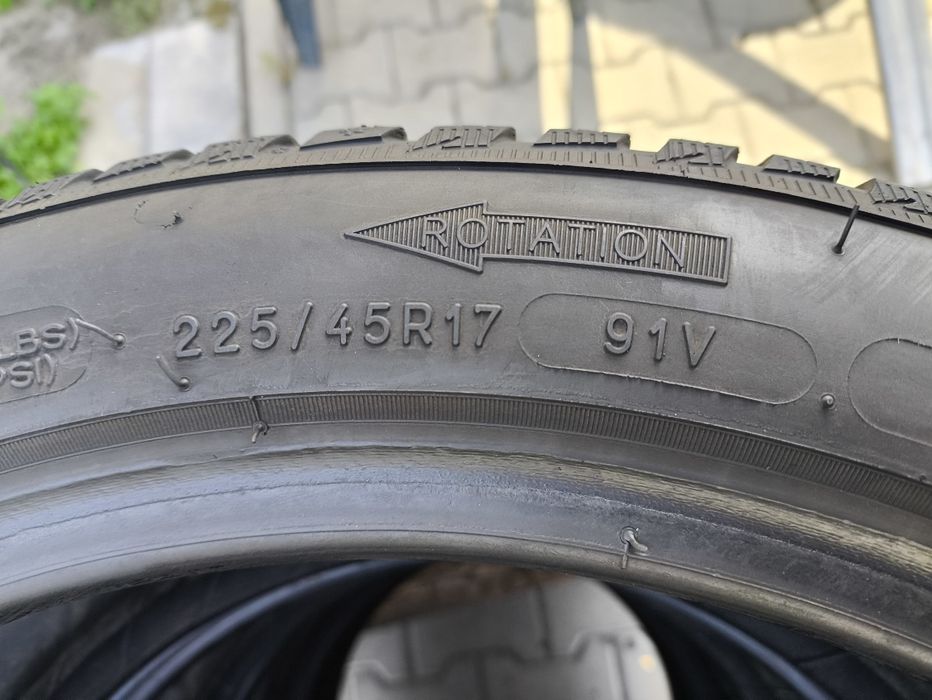 225/45/17 Michelin Alpin5 KOMPLET