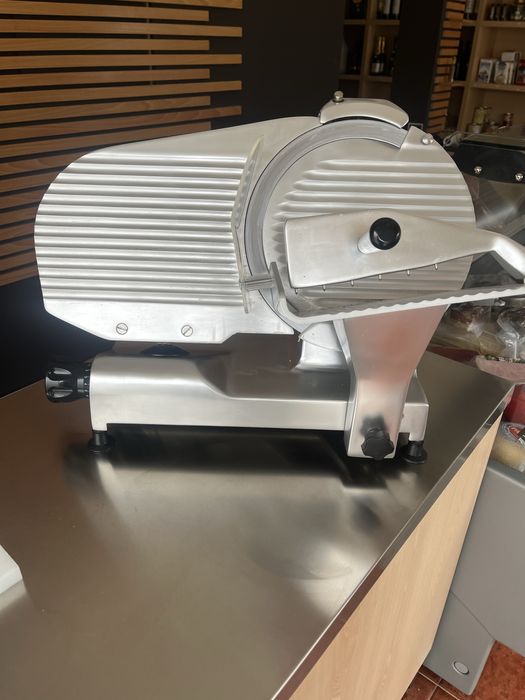 Maquina de cortar carnes