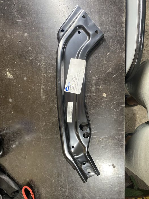 Окуляр панелі пер. лев. VW PASSAT B8 15- (TEMPEST) 051 4627 211