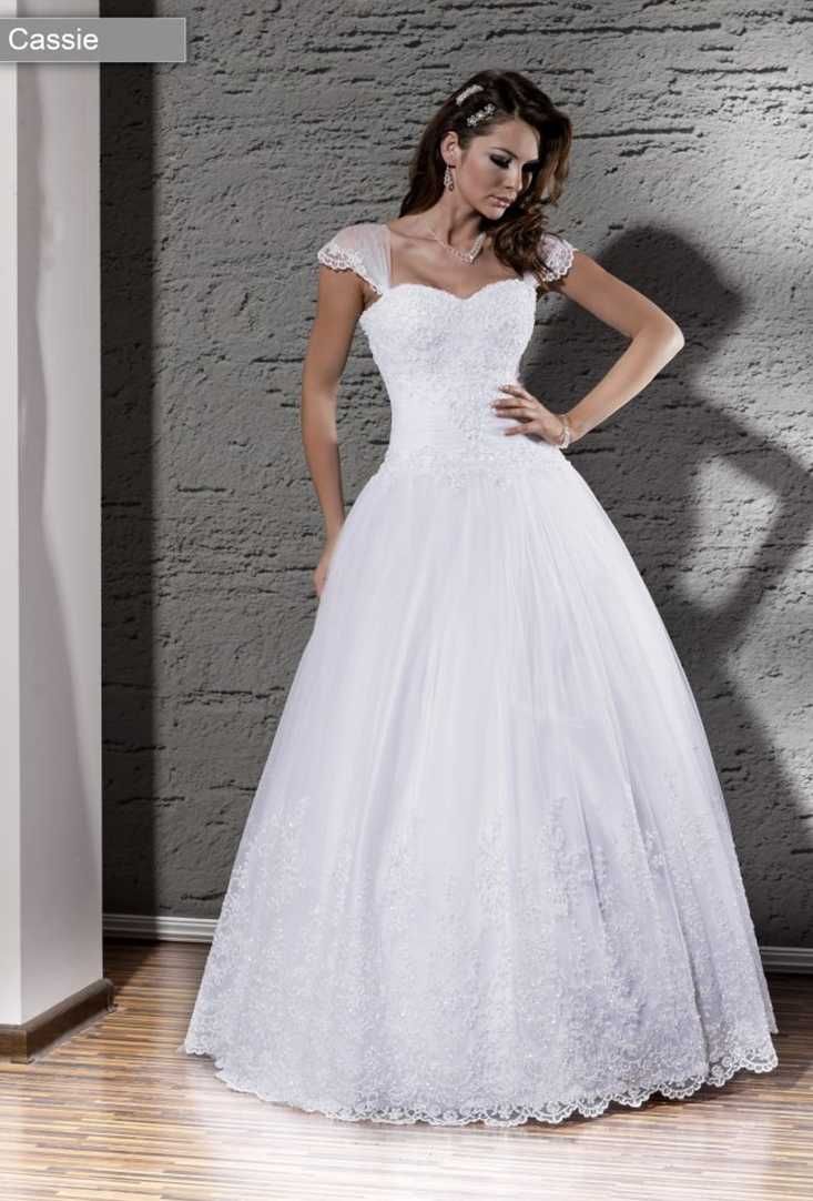 Suknia ślubna princessa model Cassie r. 34, 36