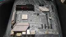 Płyta główna (MSI B450 Tomahawk) Procesor (Ryzen 5 2600) Ram (16gb)