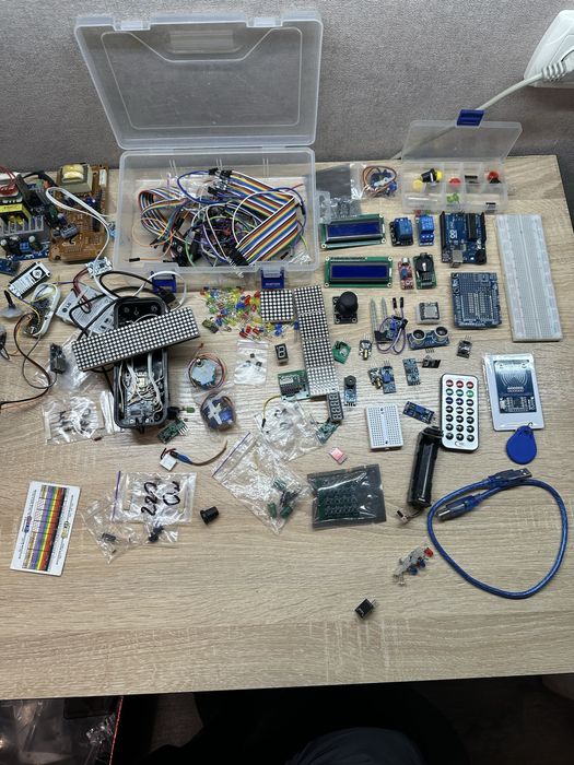 Ардуіно, датчики + купа запчастин