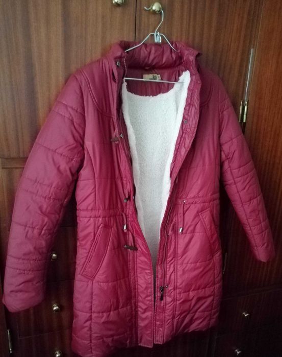 Casaco de inverno, bordeaux, com capuz amovível