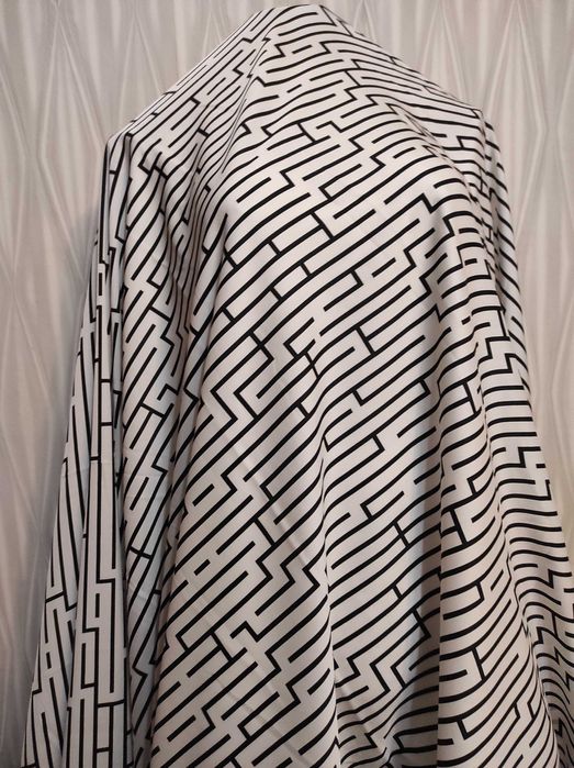 Отрез ткани на платье