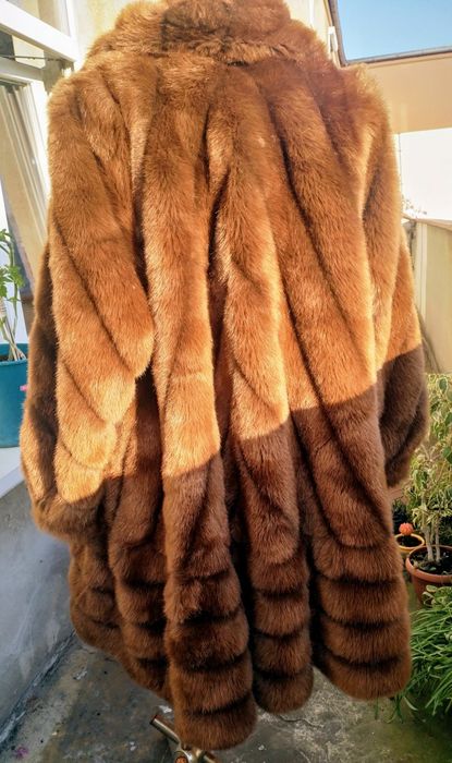 Piękne sztuczne rozkloszowane futro XL XXL jak norki