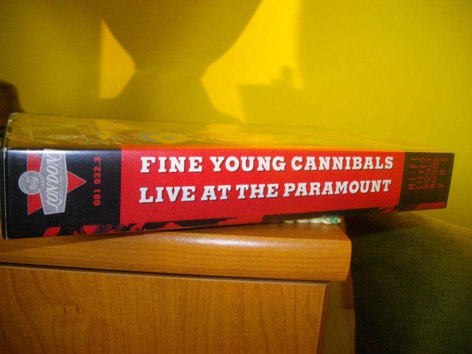 VHS Fine Young Cannibals * Live At The Paramount 1989